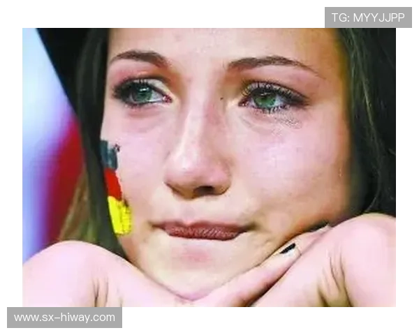 逆转日本更衣室激情泪水交织时 逆转日本更衣室激情泪水交织时